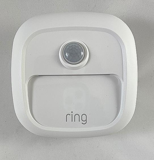 NEW! Ring Smart Lighting – Steplight, Battery, Outdoor Motion-Sensor WHITE